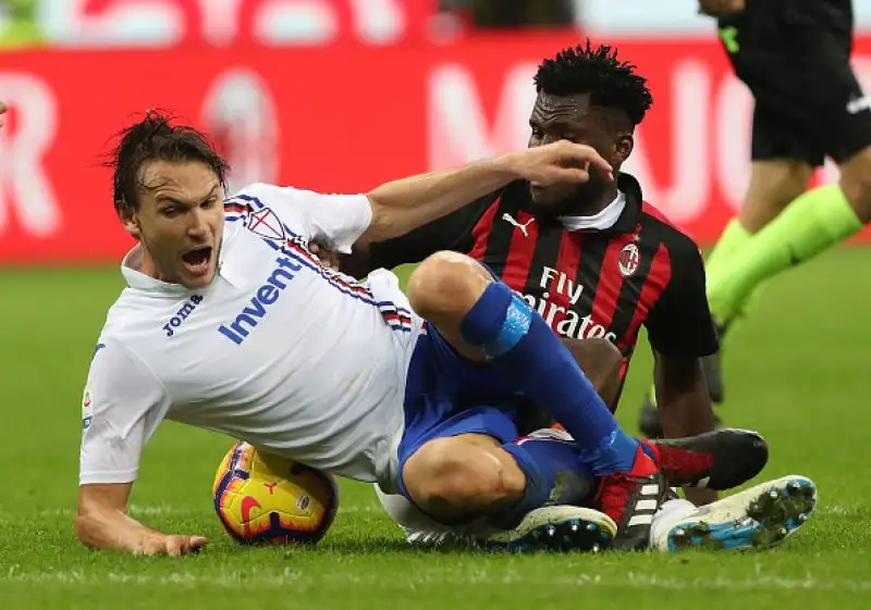 Girandola d'emozioni a Milano con la Samp che ribalta il vantaggio di CUtrone con Saponara e Quagliarella. I rossoneri però reagiscono e risorpassano i liguri con Higuain e Suso. 