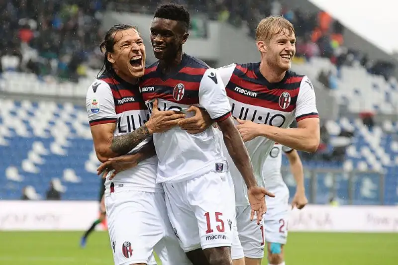La squadra di Filippo Inzaghi va due volte in vantaggio con Palacio e Mbaye ma prima una bomba di Marlon e poi un rigore di Boateng regalano il pareggio ai neroverdi.