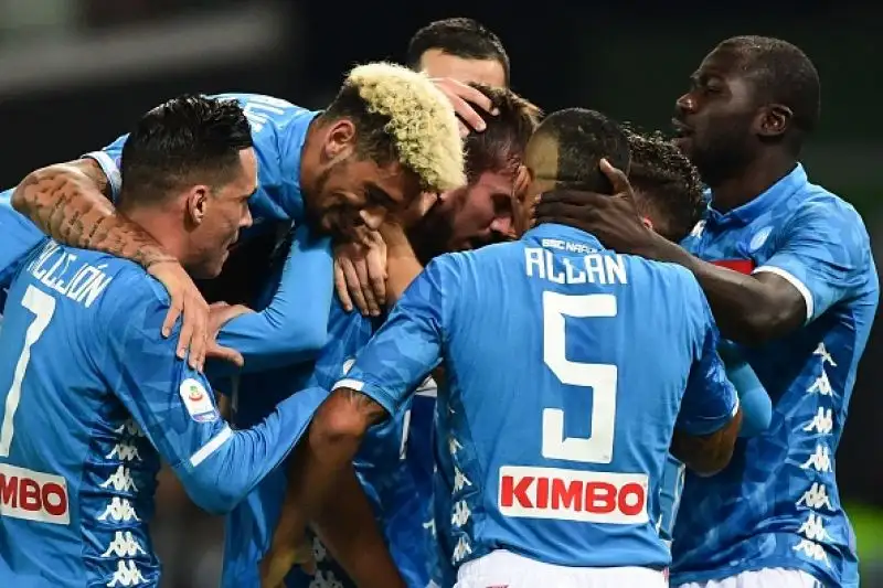 La squadra di Ancelotti dilaga contro l'Udinese: 3-0 con tanto turnover e gol di due subentranti, il primo posto dista ora quattro punti.