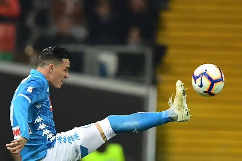 La squadra di Ancelotti dilaga contro l'Udinese: 3-0 con tanto turnover e gol di due subentranti, il primo posto dista ora quattro punti.