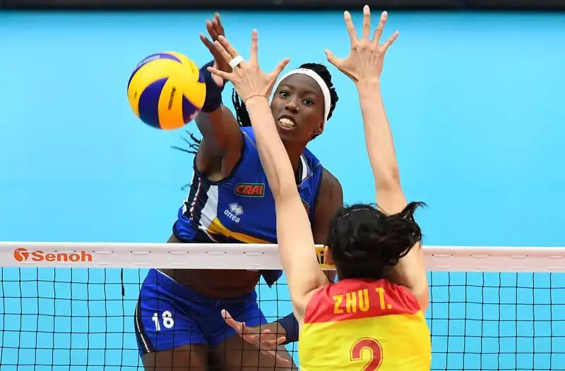 Prestazione super delle ragazze di Mazzanti con una grande Paola Egonu e 3-2 per l'Italia con i parziali (25-18)-(21 - 25)-(25 - 16)-(29 - 31)-(17 - 15)