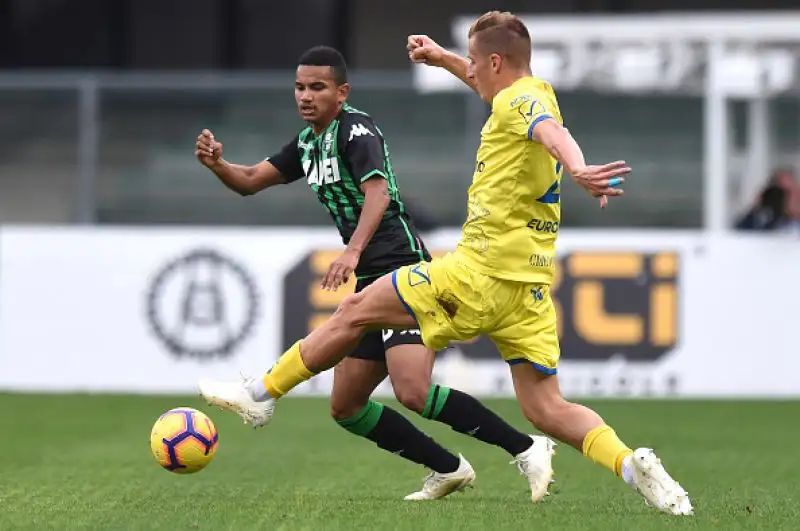 Il Sassuolo passa a Verona per 2-0 grazie a Di Francesco e un'autorete di Giaccherini.