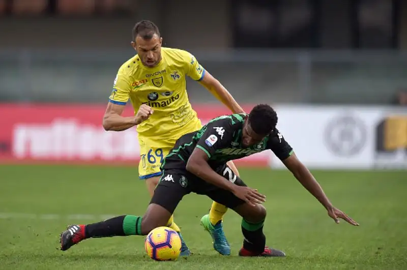 Il Sassuolo passa a Verona per 2-0 grazie a Di Francesco e un'autorete di Giaccherini.