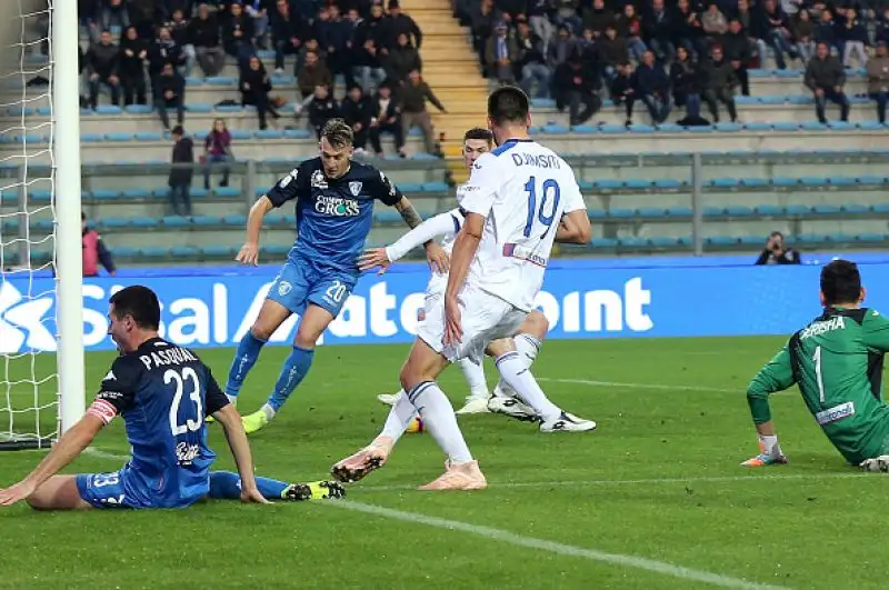 I toscani, tenaci, fermano a 4 la serie di vittorie consecutive della squadra di Gasperini.