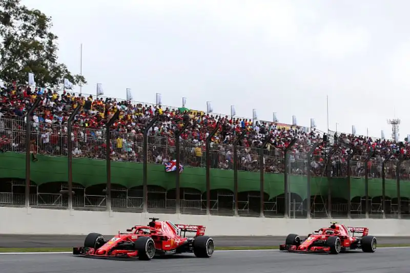 Il britannico vince anche il GP del Brasile davanti a Verstappen e a Raikkonen.  Solo sesto l'altro ferrarista Vettel.