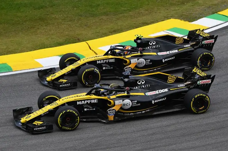 Il britannico vince anche il GP del Brasile davanti a Verstappen e a Raikkonen.  Solo sesto l'altro ferrarista Vettel.