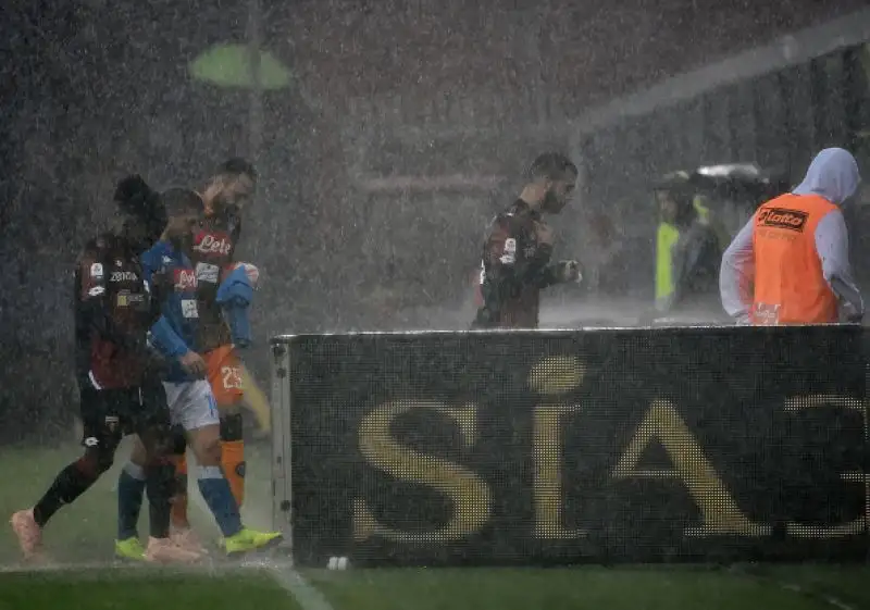 Poco da rimproverare al Genoa, calato però alla distanza come contro il Milan, complice anche le condizioni del campo, e ancora punito nel finale.