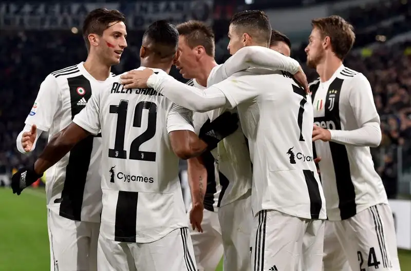 Le reti di Ronaldo, campocannoniere con nove reti, e Manduzkic piegano i ferraresi e regalano i tre punti alla squadra di Allegri.