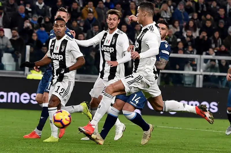 Le reti di Ronaldo, campocannoniere con nove reti, e Manduzkic piegano i ferraresi e regalano i tre punti alla squadra di Allegri.