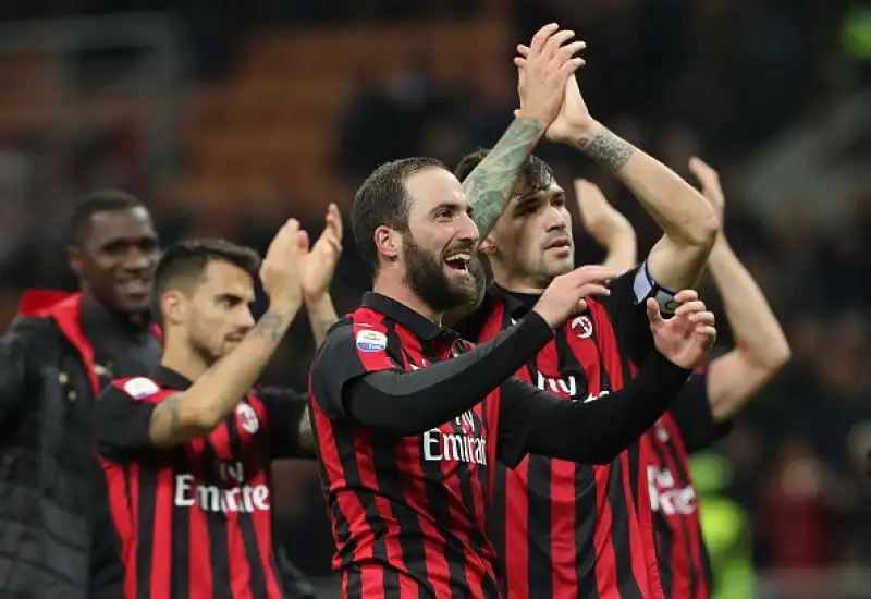 La squadra di Gattuso la spunta all'ultimo secondo grazie a Romagnoli e aggancia la Lazio in zona Champions.