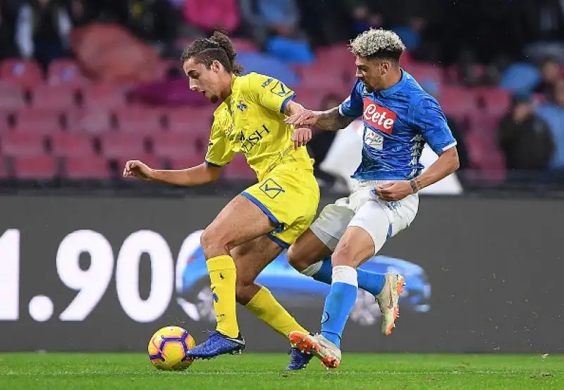 Inattesa battuta d'arresto per il Napoli, che al San Paolo non va oltre lo 0-0 contro il Chievo guidato per la prima volta da Di Carlo dopo il flop Ventura.