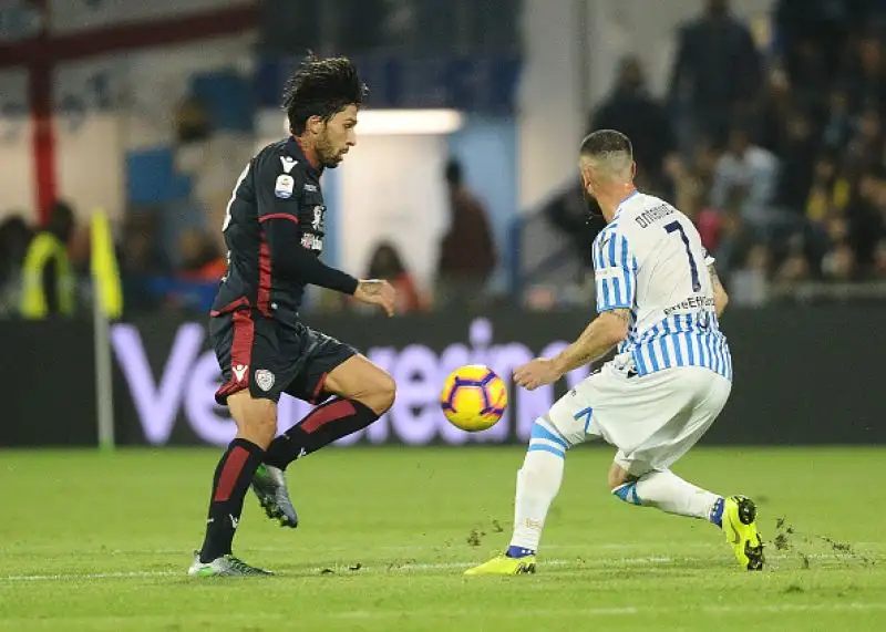 I ferraresi scappano sul 2-0 con le reti di Petagna e Antenucci, i sardi pareggiano in tre minuti con Petagna e Ionita.