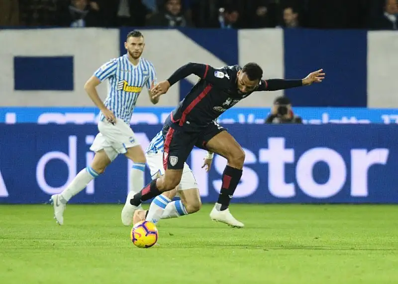I ferraresi scappano sul 2-0 con le reti di Petagna e Antenucci, i sardi pareggiano in tre minuti con Petagna e Ionita.