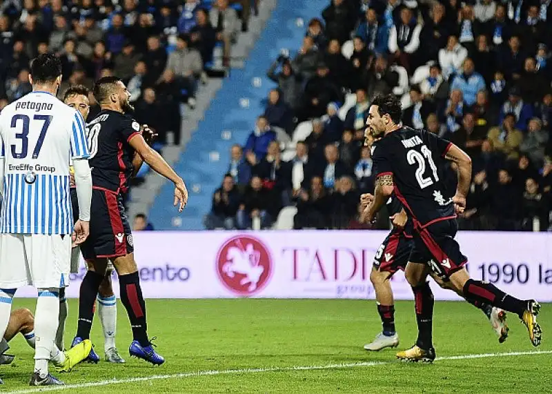 I ferraresi scappano sul 2-0 con le reti di Petagna e Antenucci, i sardi pareggiano in tre minuti con Petagna e Ionita.