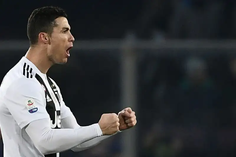 o pareggio esterno per i bianconeri, che si salvano in inferiorità numerica sul campo dell'Atalanta cui non basta Zapata.