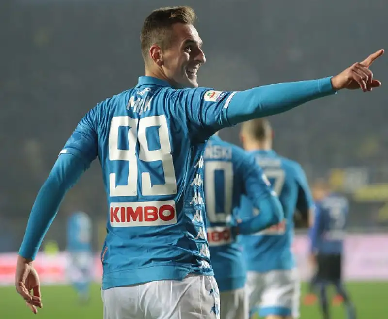 Gli azzurri, subito in vantaggio con Fabian Ruiz, sono raggiunti nella rirpesa dal gol di Zapata ma Ancelotti nel finale manda in campo Milik che realizza il gol vittoria.
