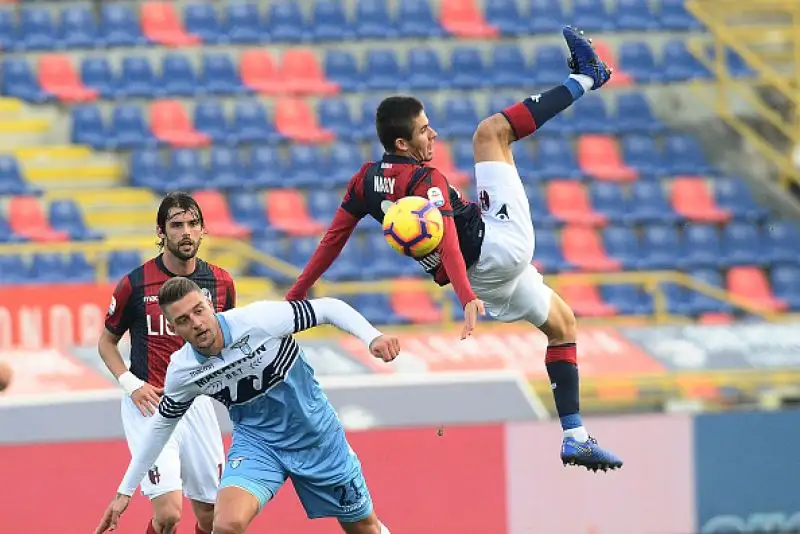 Va a Simone Inzaghi il derby famigliare contro il Bologna del fratello Pippo, sempre più in bilico.