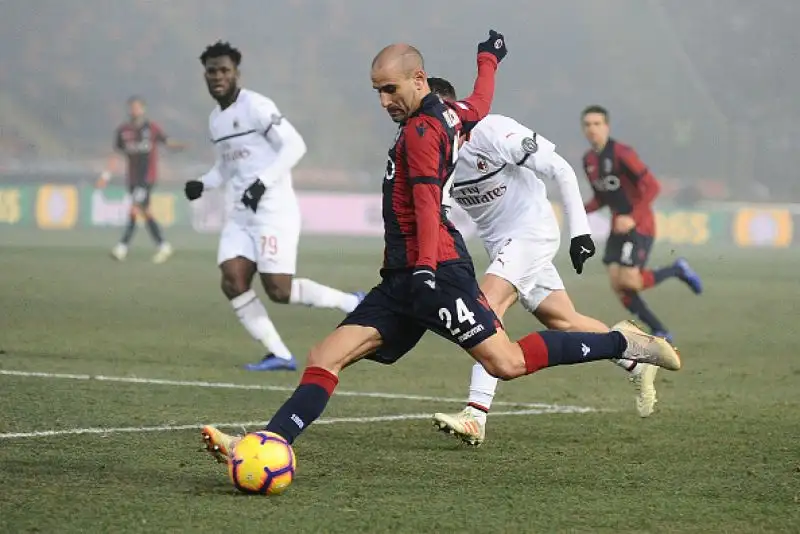 Rossoneri spuntati nel primo tempo e costretti a difendersi nel finale dopo l'espulsione di Bakayoko.
