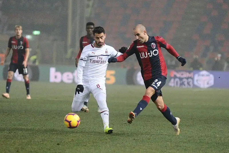 Rossoneri spuntati nel primo tempo e costretti a difendersi nel finale dopo l'espulsione di Bakayoko.