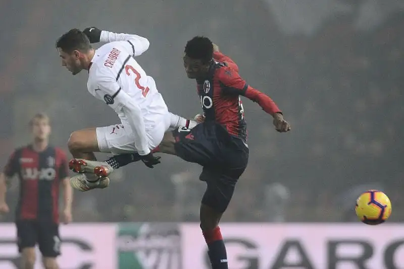 Rossoneri spuntati nel primo tempo e costretti a difendersi nel finale dopo l'espulsione di Bakayoko.