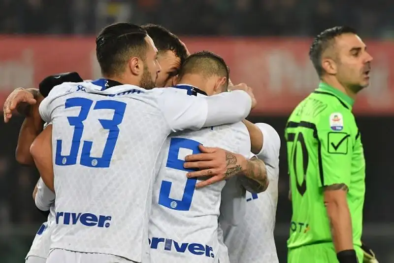 Perisic porta in vantaggio i nerazzurri nel primo tempo ma nel finale un gol di Pellissier regala il pareggio ai veronesi.