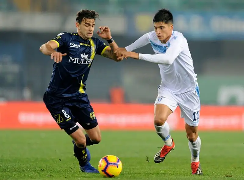 Pari e patta al Bentegodi tra Chievo e Lazio. Uno a uno il finale firmato dall’eterno Pellissier nel primo tempo, risposta di Immobile nel secondo.