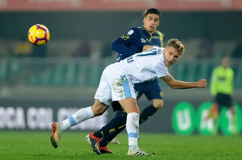 Pari e patta al Bentegodi tra Chievo e Lazio. Uno a uno il finale firmato dall’eterno Pellissier nel primo tempo, risposta di Immobile nel secondo.