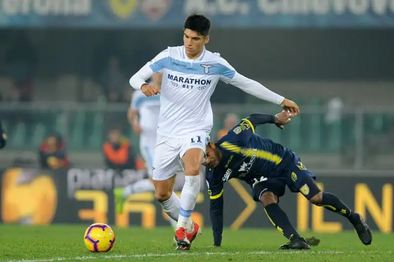 Pari e patta al Bentegodi tra Chievo e Lazio. Uno a uno il finale firmato dall’eterno Pellissier nel primo tempo, risposta di Immobile nel secondo.