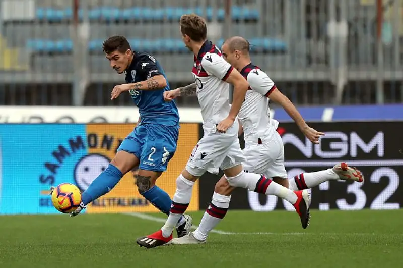 Al vantaggio iniziale di Caputo aveva risposto Poli per gli ospiti, a dieci dal termine il gol vittoria di La Gumina.