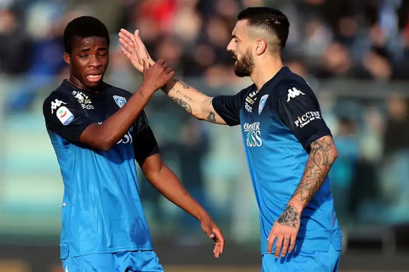 Al vantaggio iniziale di Caputo aveva risposto Poli per gli ospiti, a dieci dal termine il gol vittoria di La Gumina.