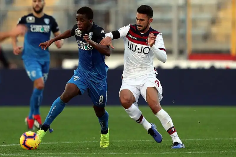 Al vantaggio iniziale di Caputo aveva risposto Poli per gli ospiti, a dieci dal termine il gol vittoria di La Gumina.