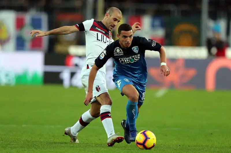 Al vantaggio iniziale di Caputo aveva risposto Poli per gli ospiti, a dieci dal termine il gol vittoria di La Gumina.