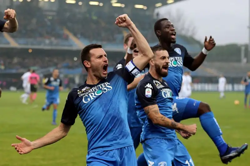Per gli ospiti in gol Ramirez, Quagliarella e due volte Caprari, rigore di Pasqual e il solito Caputo per i padroni di casa.