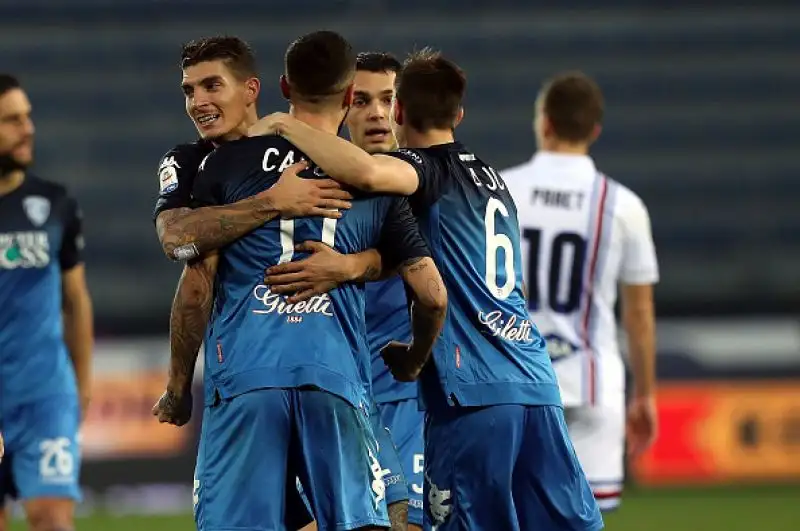 Per gli ospiti in gol Ramirez, Quagliarella e due volte Caprari, rigore di Pasqual e il solito Caputo per i padroni di casa.