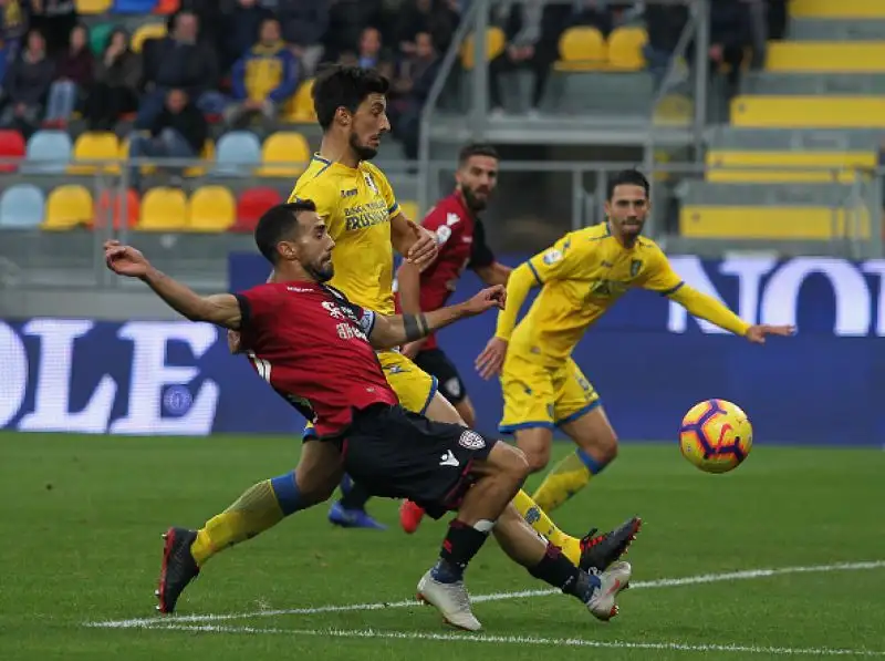 A Frosinone i padroni di casa impattano contro il Cagliari