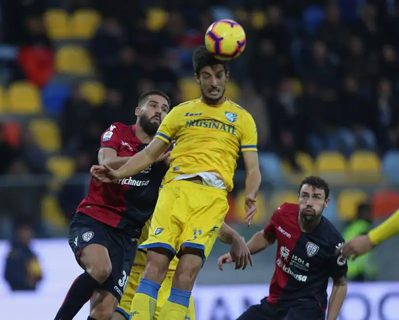 A Frosinone i padroni di casa impattano contro il Cagliari