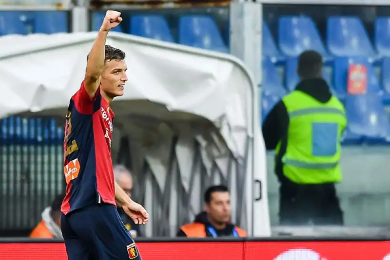 Per i grifoni in gol Lazovic e Piatek oltre all'autorete di Toloi, rigore di Zapata per i bergamaschi.