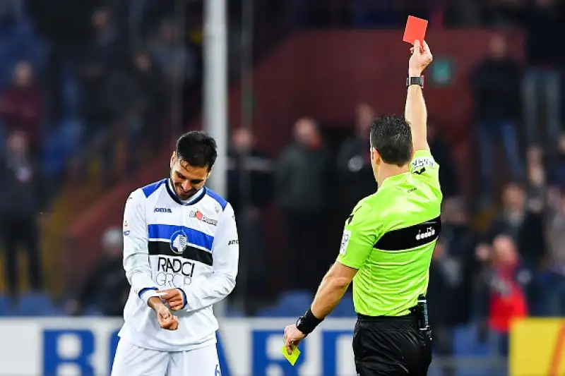Per i grifoni in gol Lazovic e Piatek oltre all'autorete di Toloi, rigore di Zapata per i bergamaschi.