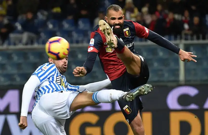 Dopo l'espulsione di Criscito gli ospiti passano in vantaggio con Petagna ma vengono raggiunti da un rigore di Piatek.
