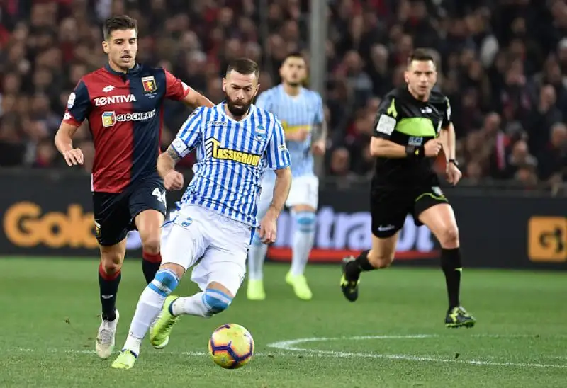 Dopo l'espulsione di Criscito gli ospiti passano in vantaggio con Petagna ma vengono raggiunti da un rigore di Piatek.