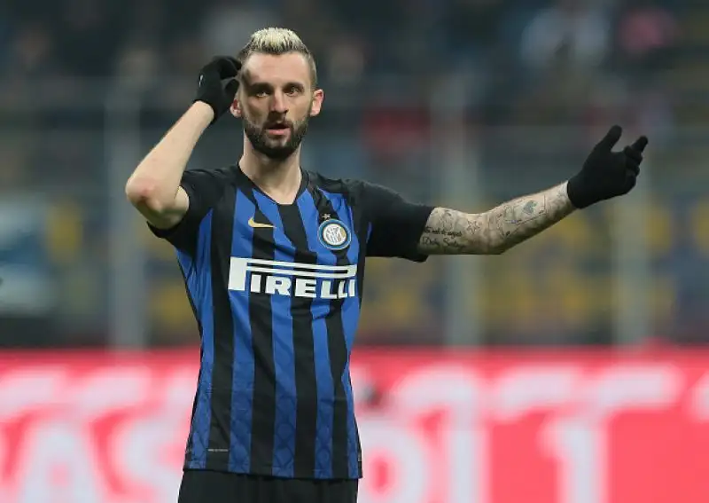 L'Inter si rialza dopo la delusione in Champions e torna a vincere in campionato. I nerazzurri piegano l'Udinese per 1-0 nell'anticipo della sedicesima giornata a San Siro grazie a Mauro Icardi.