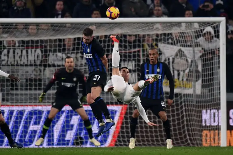 Una rete di Mandzukic nella ripresa piega una buona Inter che aveva colpito un palo nel primo tempo con Gagliardini.