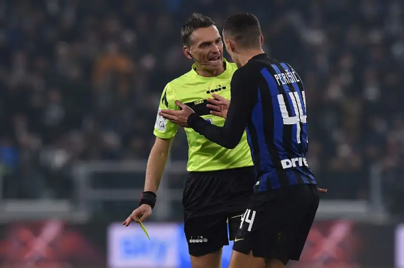 Una rete di Mandzukic nella ripresa piega una buona Inter che aveva colpito un palo nel primo tempo con Gagliardini.