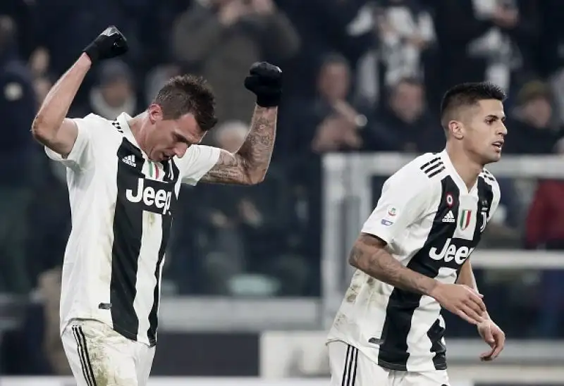 Una rete di Mandzukic nella ripresa piega una buona Inter che aveva colpito un palo nel primo tempo con Gagliardini.