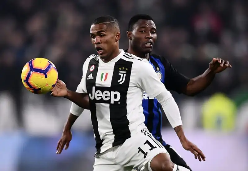 Una rete di Mandzukic nella ripresa piega una buona Inter che aveva colpito un palo nel primo tempo con Gagliardini.