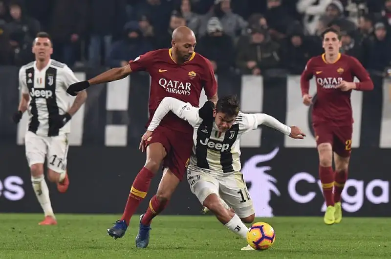 La squadra di Allegri passa in vantaggio nel primo tempo con un colpo di testa di Mandzukic, nella ripresa la buona reazione dei giallorossi non basta.
