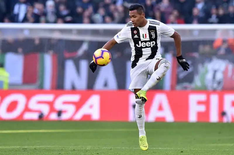 Doppietta di Cristiano Ronaldo per la squadra di Allegri, il solito Quagliarella in gol su rigore per gli ospiti.