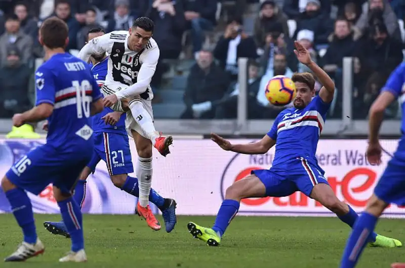 Doppietta di Cristiano Ronaldo per la squadra di Allegri, il solito Quagliarella in gol su rigore per gli ospiti.