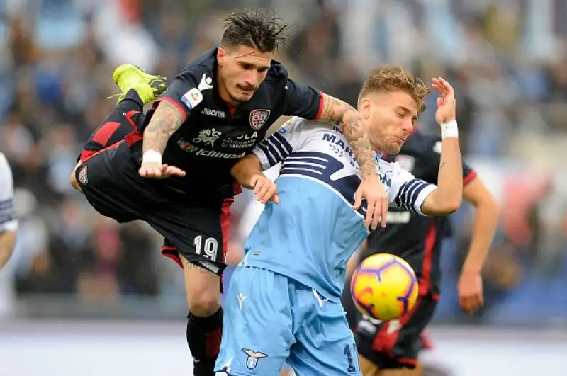Per i padroni di casa in gol Milinkovic-Savic, Acerbi e Lulic, di Joao Pedro, su rigore, la rete degli ospiti.