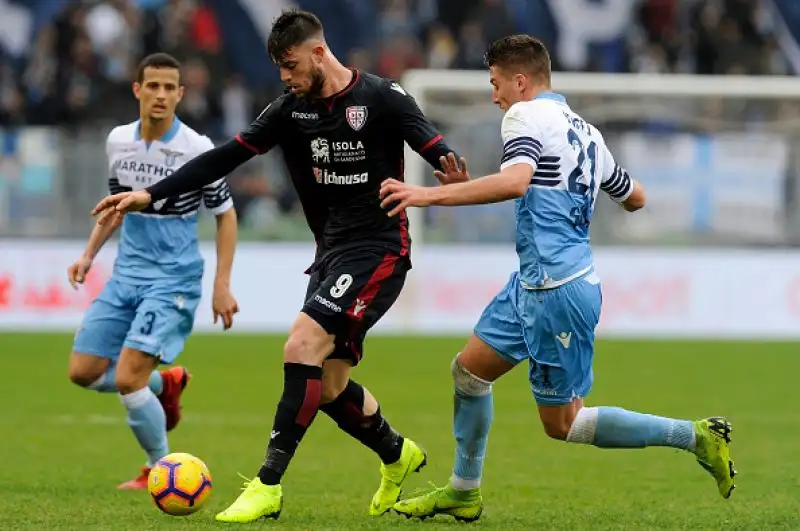 Per i padroni di casa in gol Milinkovic-Savic, Acerbi e Lulic, di Joao Pedro, su rigore, la rete degli ospiti.